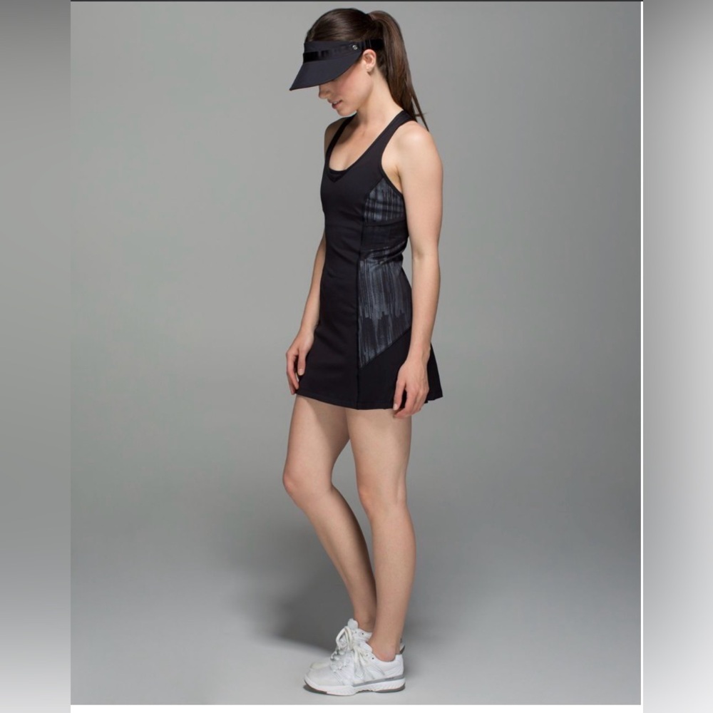 NWT Lululemon Ace tennis dress in black/scratch black mesh multi Size 10